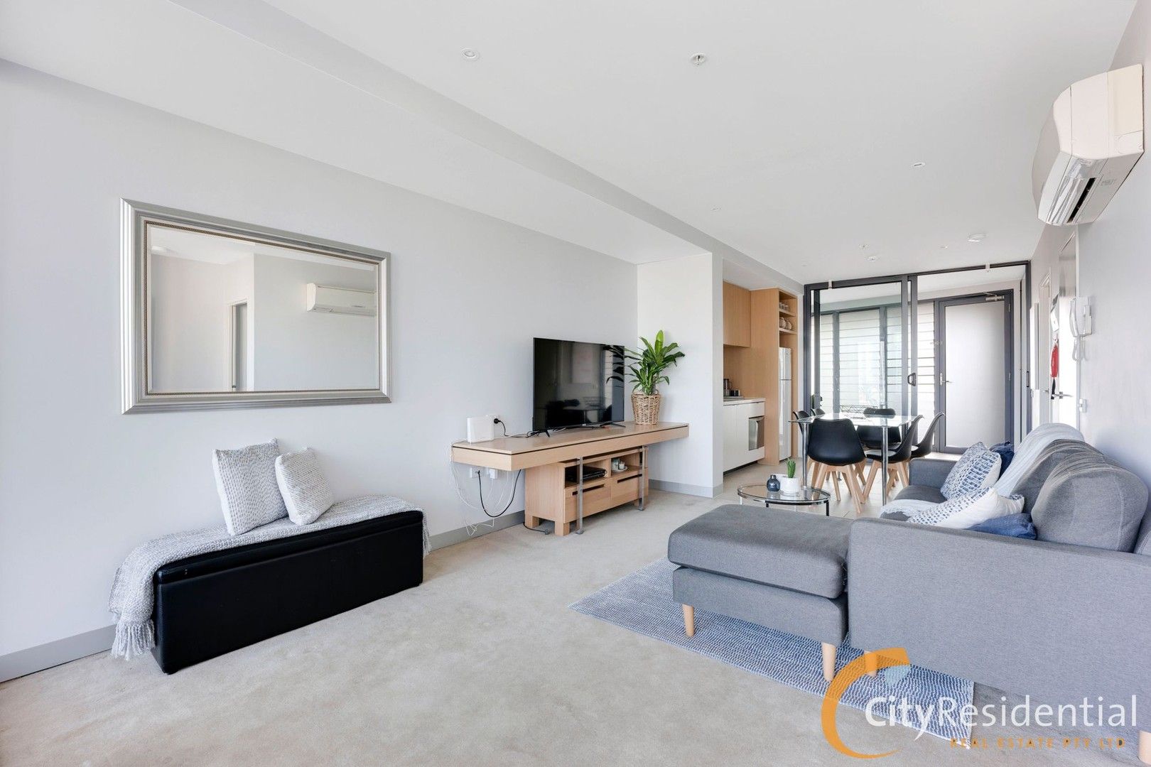 2 bedrooms Apartment / Unit / Flat in 1007/565 Flinders Street MELBOURNE VIC, 3000