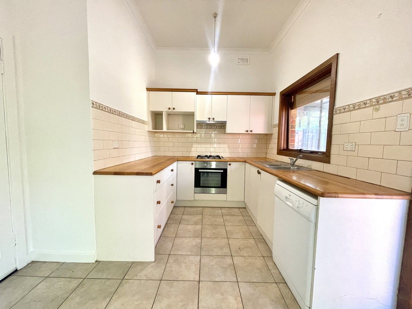 24 Howe Street, Murrumbeena VIC 3163 House For Rent Domain