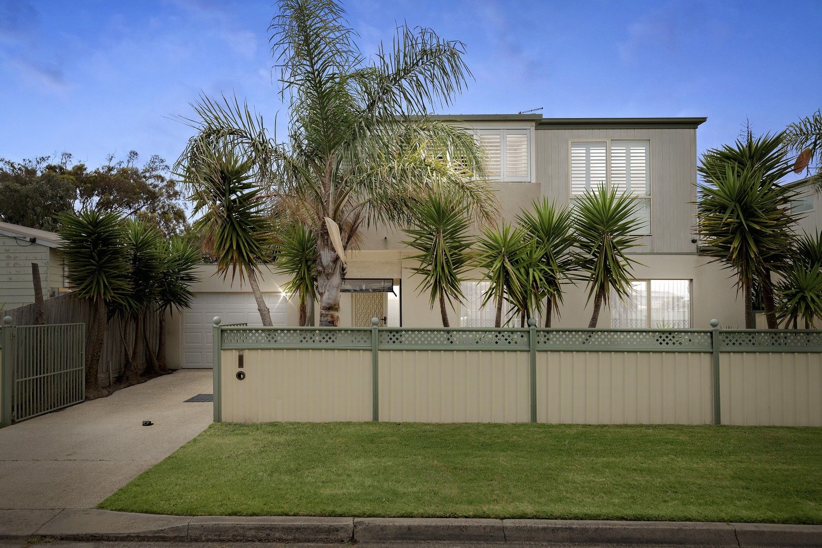 3 bedrooms House in 2B Walter Street SAFETY BEACH VIC, 3936