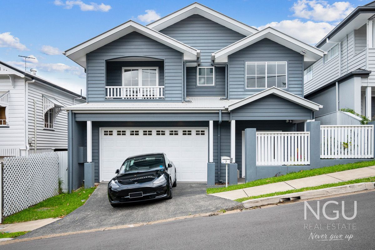 4 bedrooms House in 7 Walter Avenue EAST BRISBANE QLD, 4169