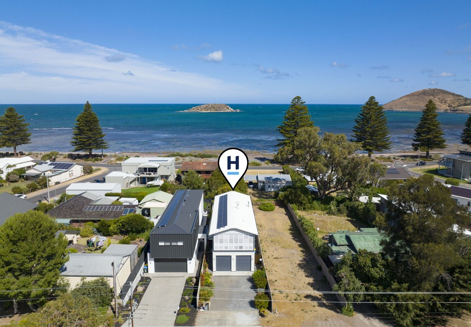 4 bedrooms House in 4a Petrel Avenue ENCOUNTER BAY SA, 5211