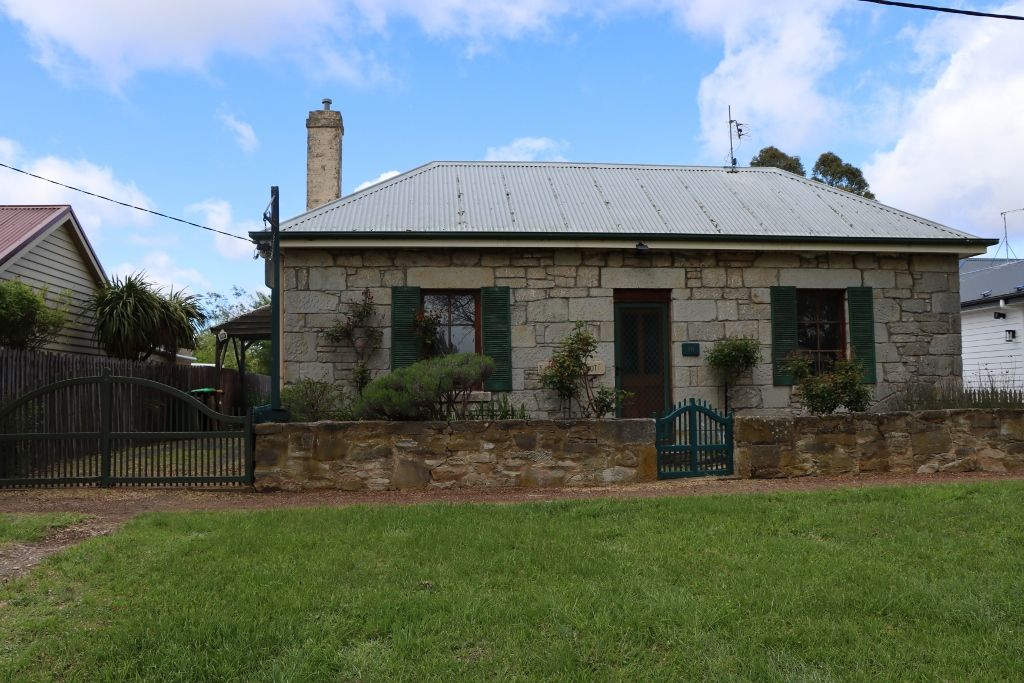 3 bedrooms House in 16 Badajos Street ROSS TAS, 7209