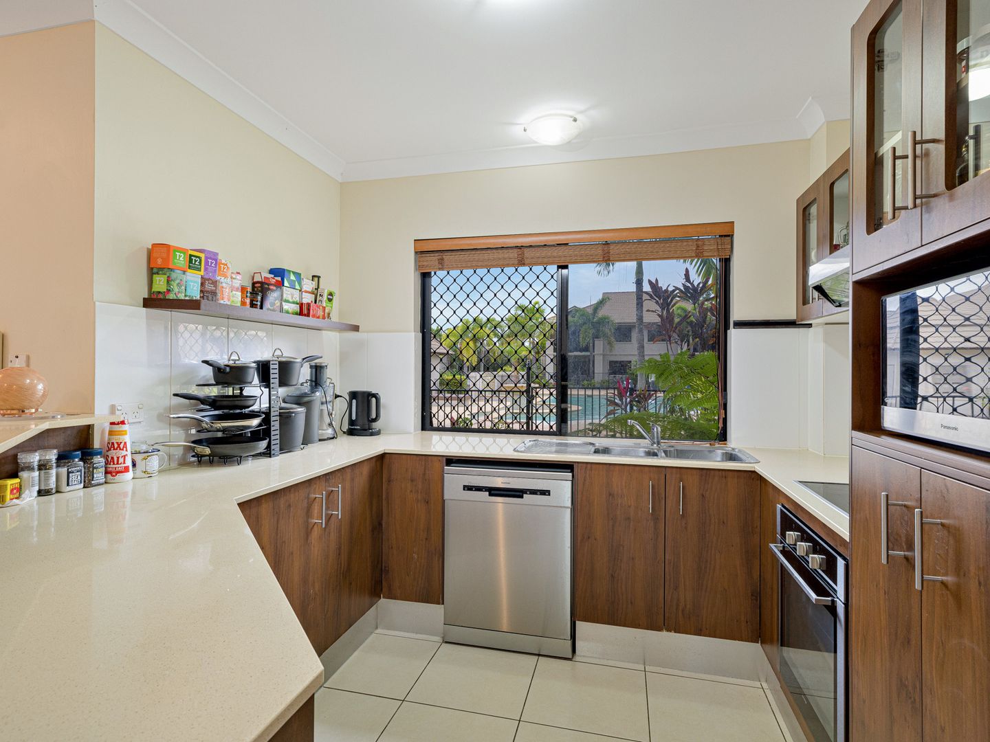 62/1-15 Robson Street, Mooroobool QLD 4870, Image 2