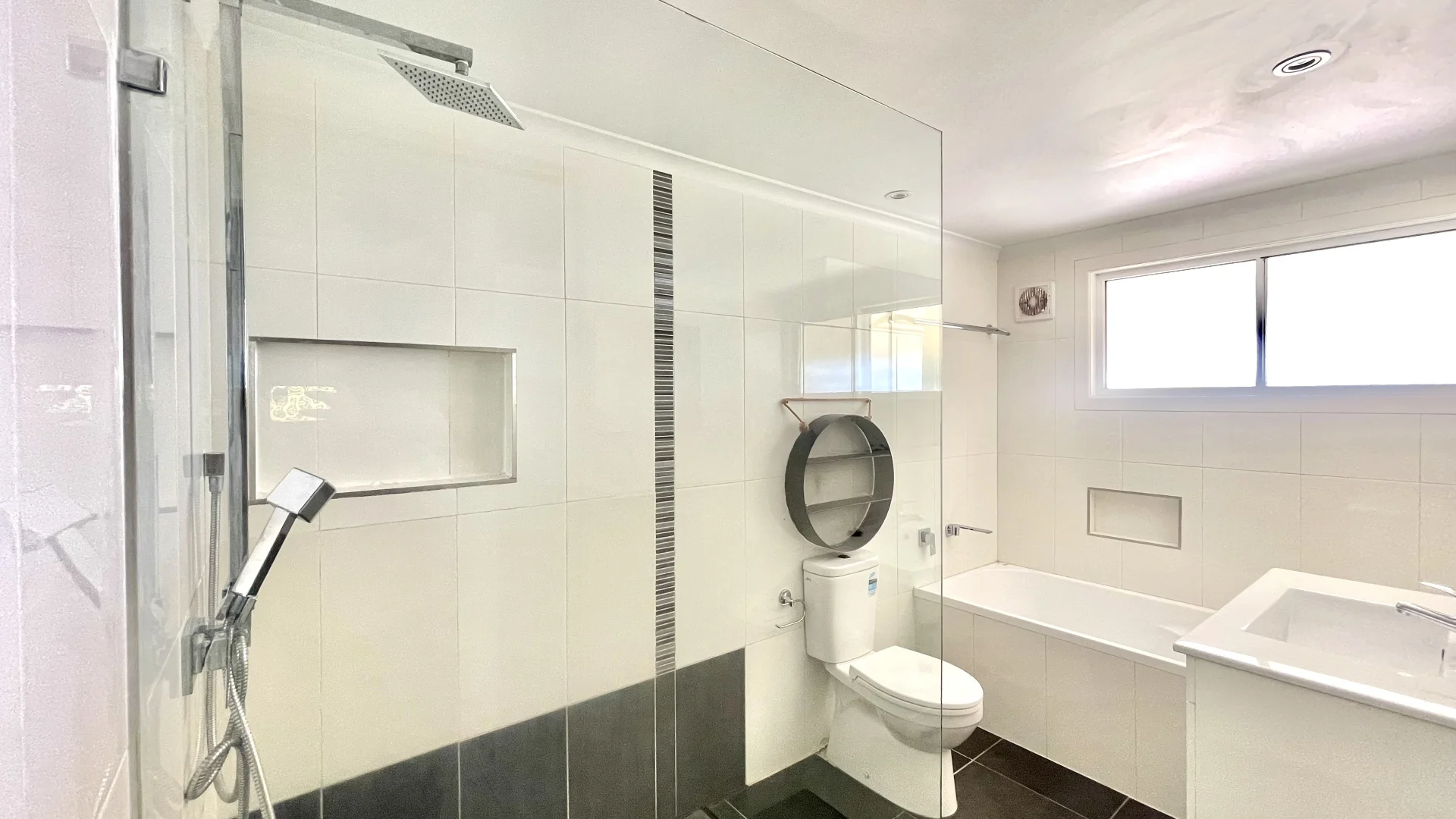 Additional image 8 of 14 Pine Street, Hillcrest QLD 4118