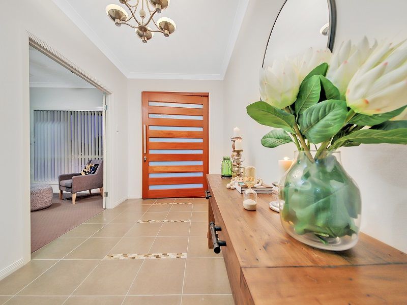 10 Giordano Place, Belmont QLD 4153, Image 2