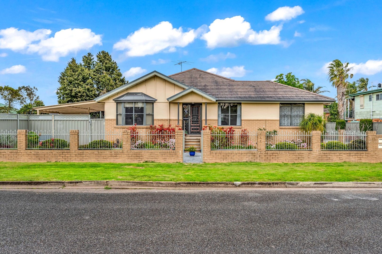 1/35 Kennedy Street, Singleton NSW 2330 Domain