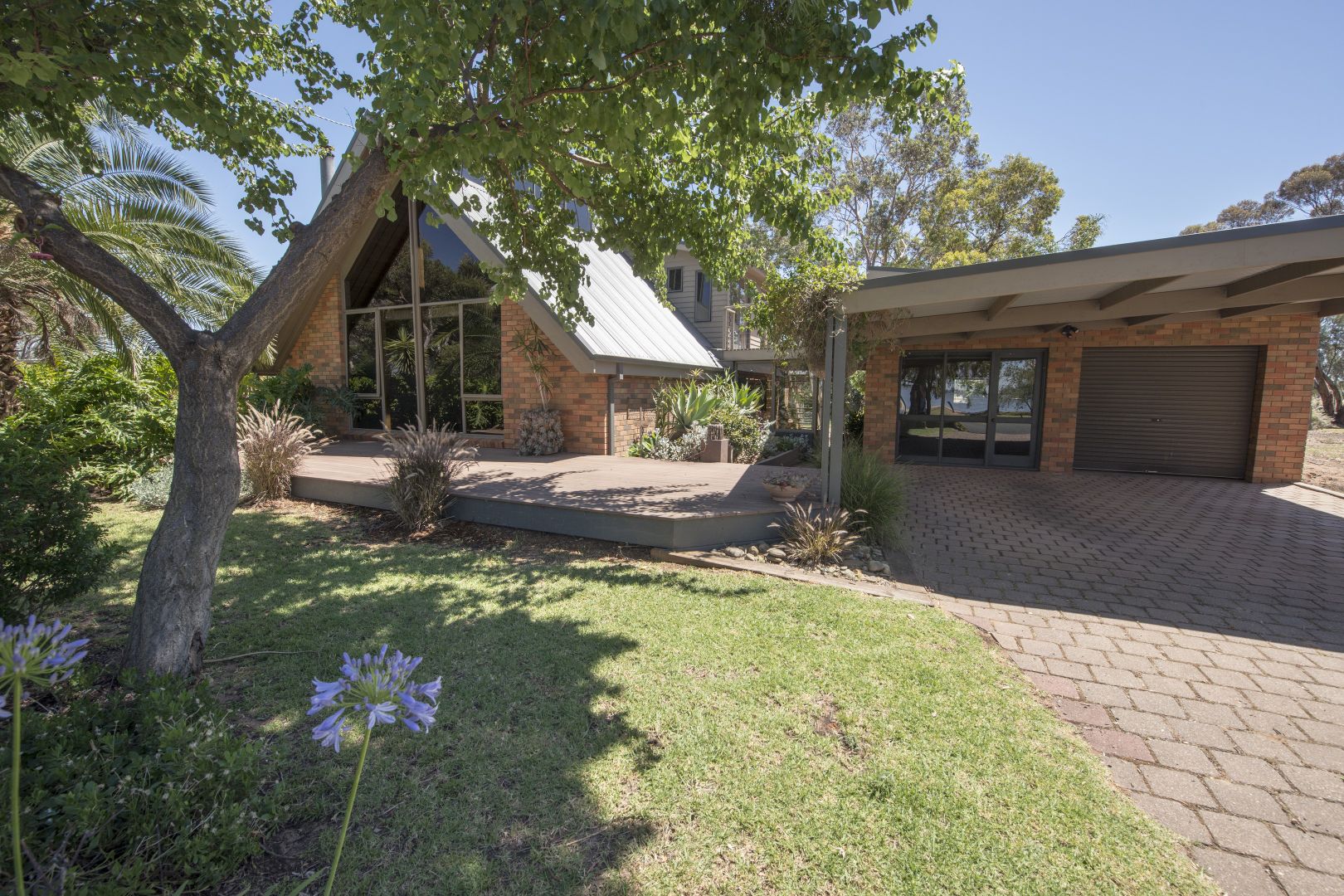 327 Lakeside Drive, Lake Boga Property History & Address Research
