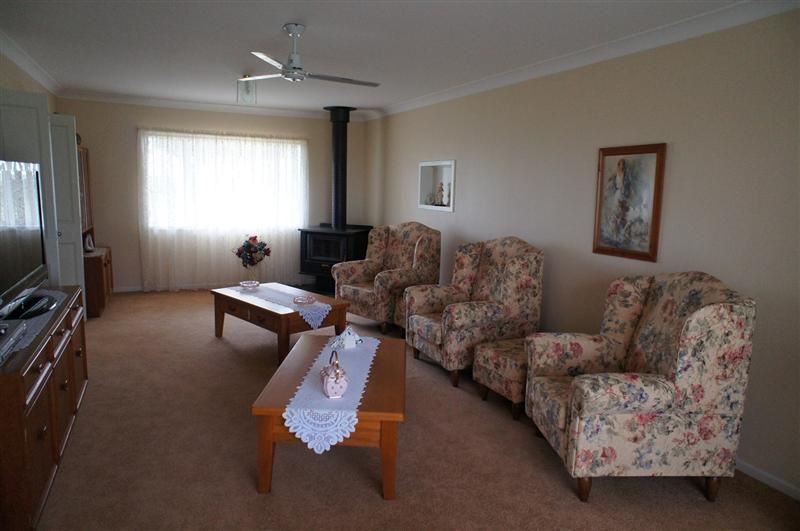 104 Roma Rd, YEOVAL NSW 2868, Image 2