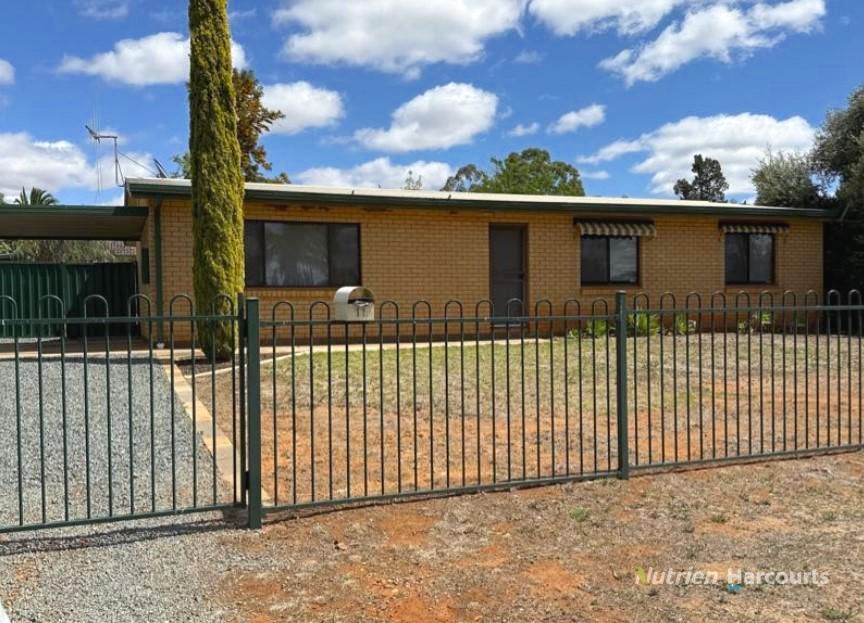 4 bedrooms House in 11 Wittagoona Street COBAR NSW, 2835