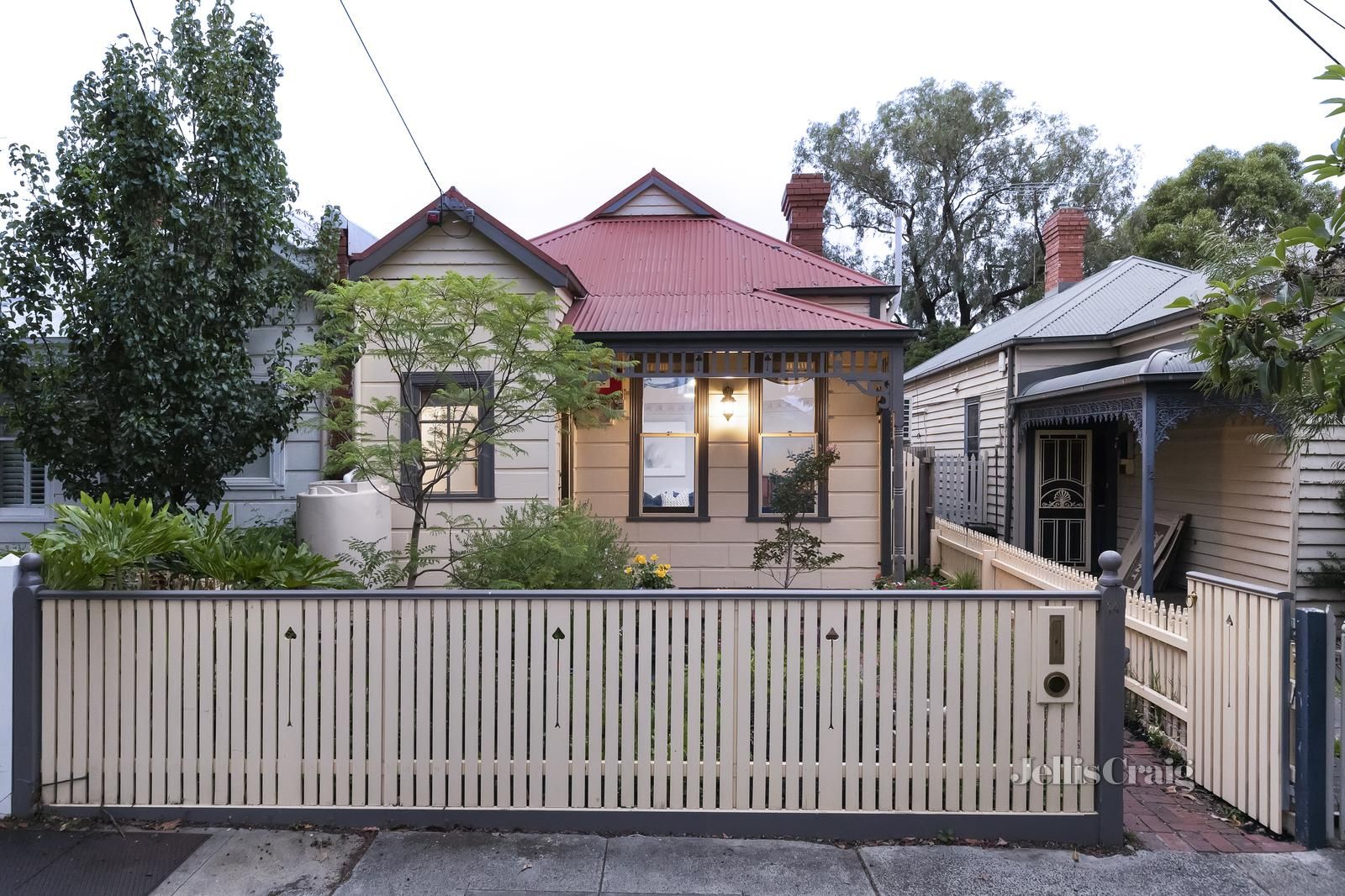 3 bedrooms House in 14 Victoria Road NORTHCOTE VIC, 3070