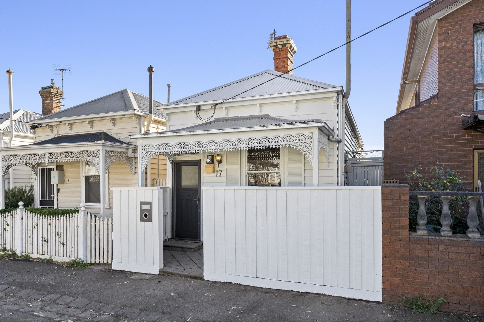 2 bedrooms House in 17 Bayview Street PRAHRAN VIC, 3181