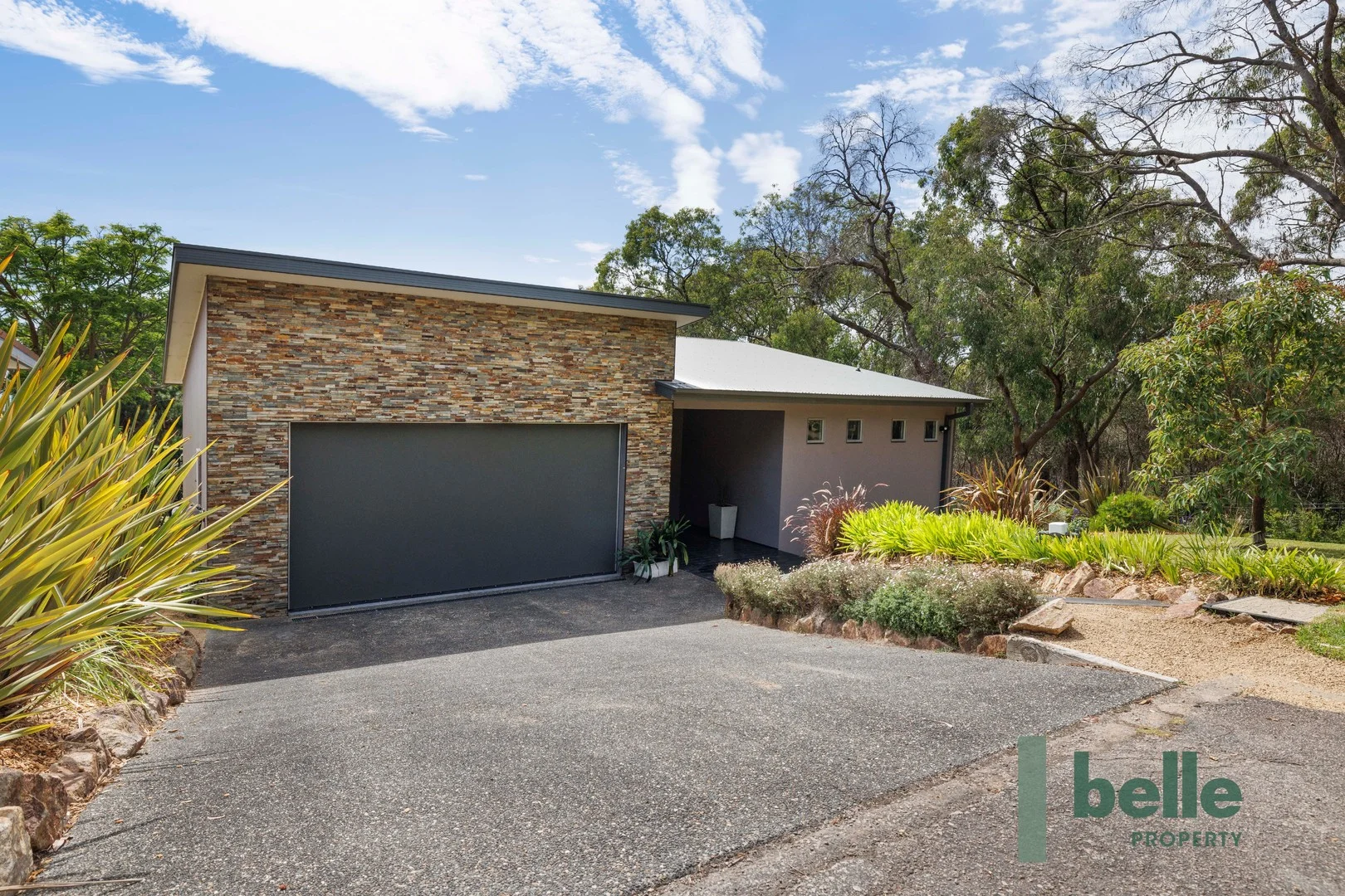 Primary image of 2 Jamieson Street, Dromana VIC 3936