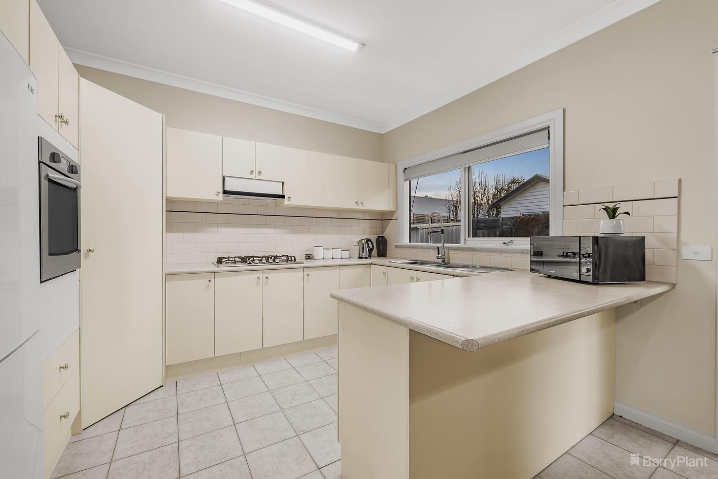 2/16 Cook Road, Mitcham VIC 3132, Image 2