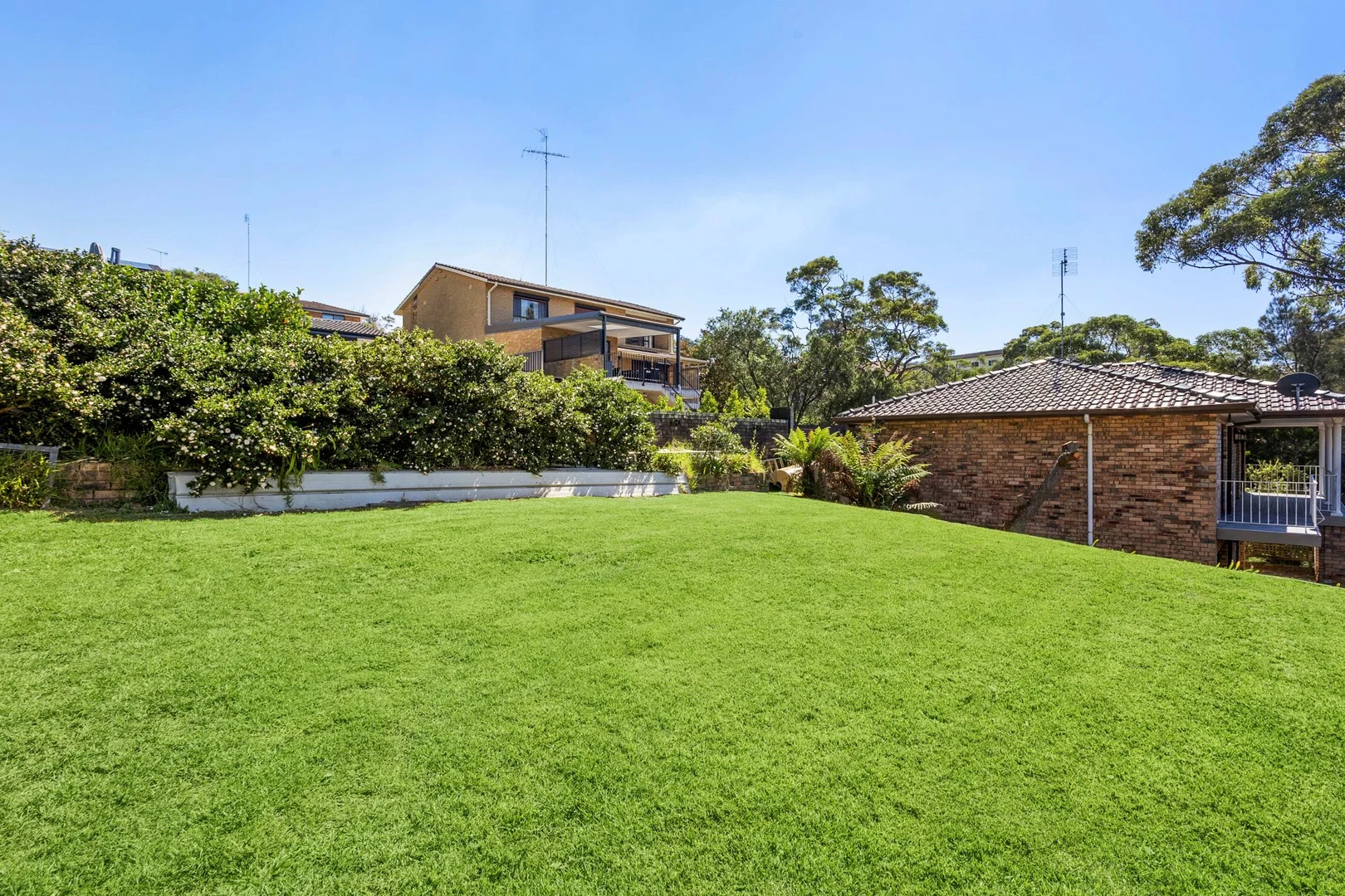 5 Shirley Close, Narraweena NSW 2099
