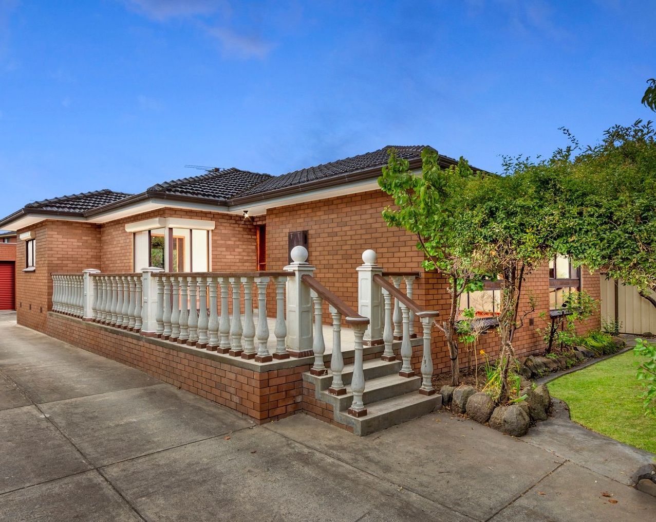 4 bedrooms House in 234 Edgars Road THOMASTOWN VIC, 3074