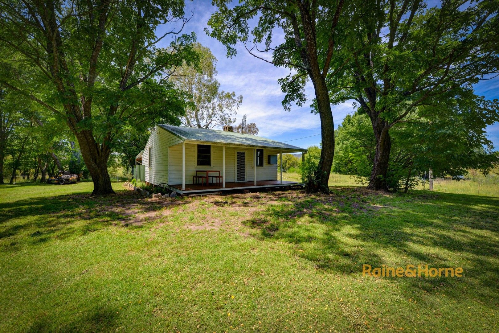 2 bedrooms House in Address is Available Upon Request BENDEMEER NSW, 2355