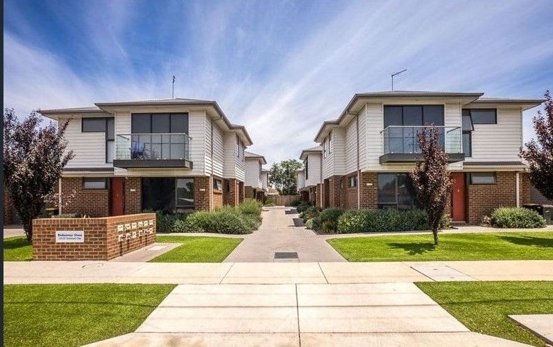 4/2325 Seabeach Parade, North Shore VIC 3214 Townhouse For Rent Domain
