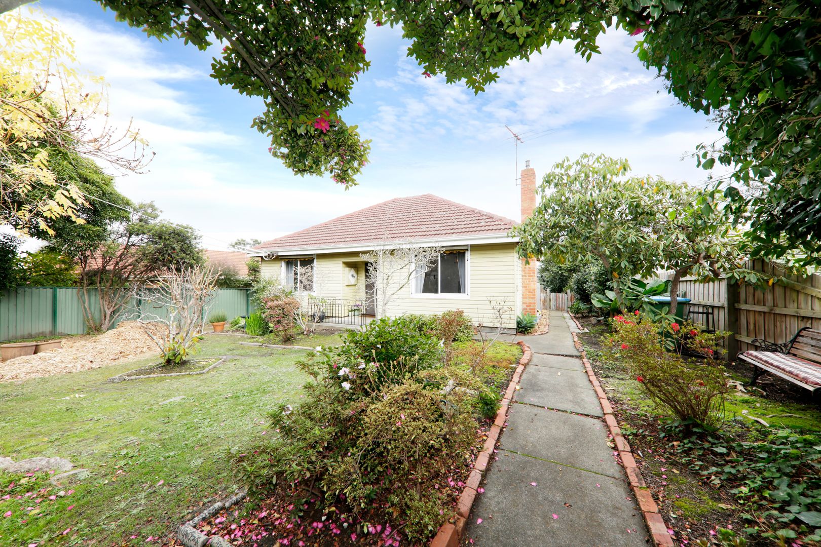 2 bedrooms House in 16 Myrtle Avenue HEATHMONT VIC, 3135