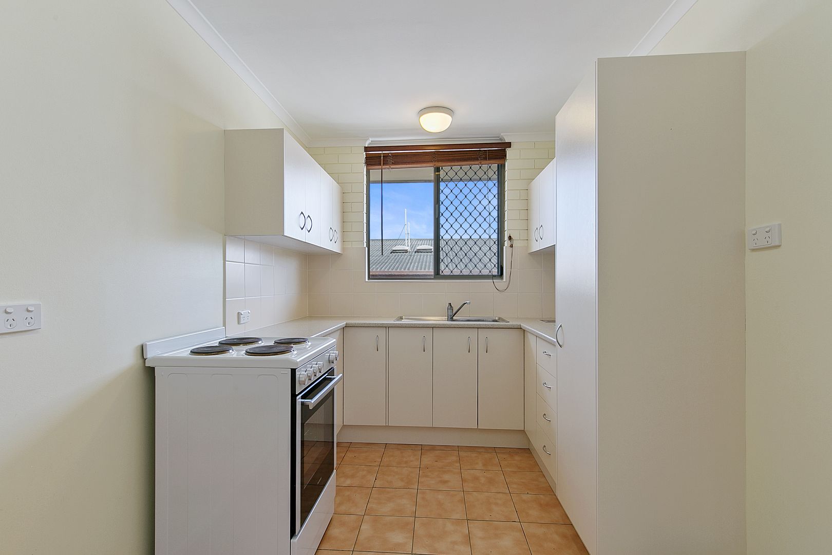 5/139 Melville Terrace, Manly QLD 4179, Image 2