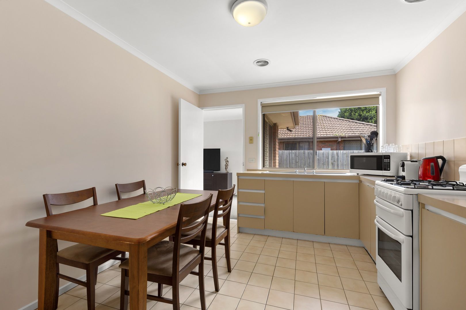39 Cunningham Drive, Mill Park VIC 3082, Image 2