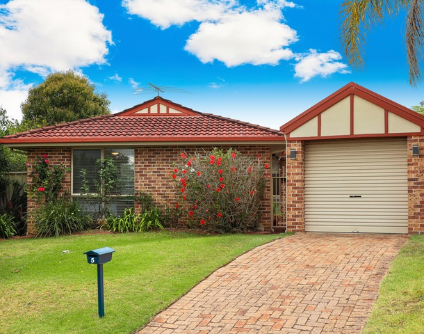 5 Mclaren Place, Ingleburn NSW 2565