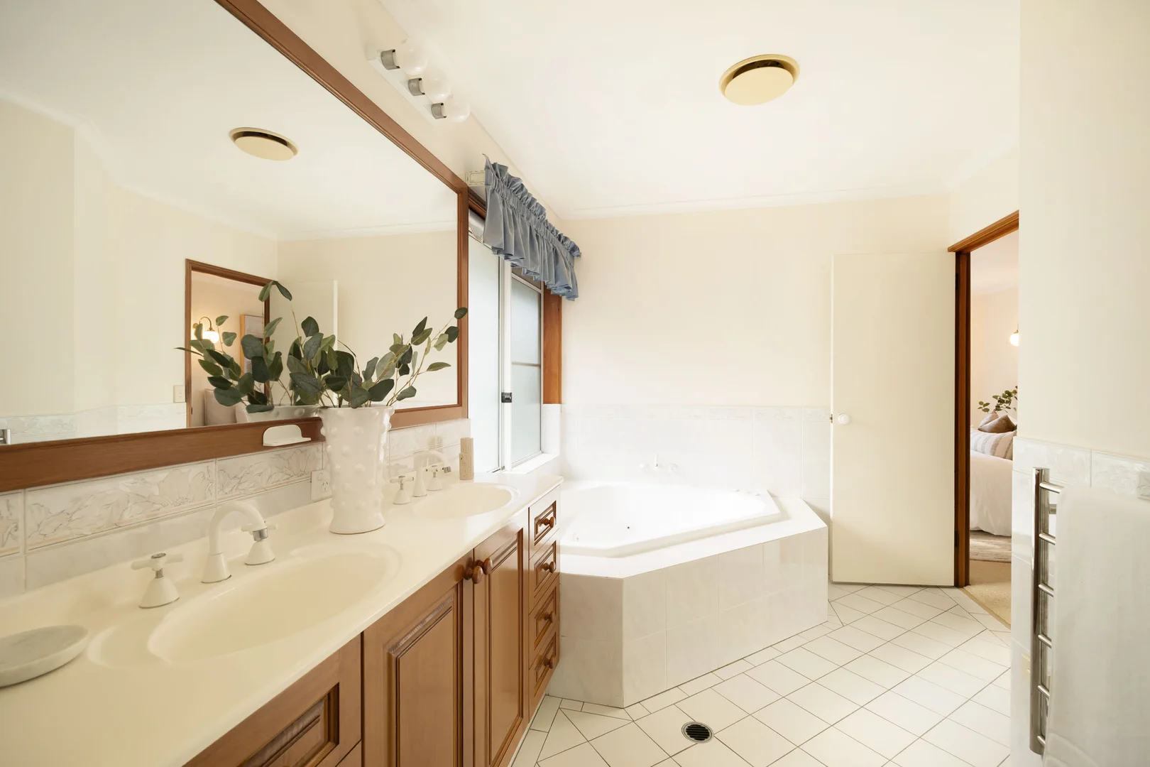 Additional image 14 of 37 Corniche Place, Brookfield QLD 4069