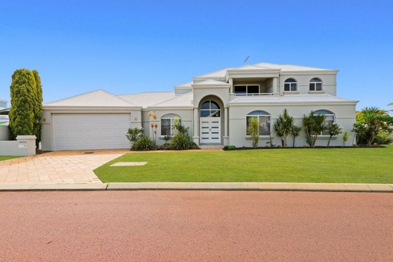 4 bedrooms House in 26 Sirrocco Drive ERSKINE WA, 6210