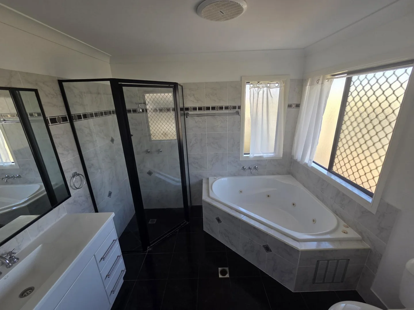 Additional image 11 of 14 Victor Avenue, Glenella QLD 4740