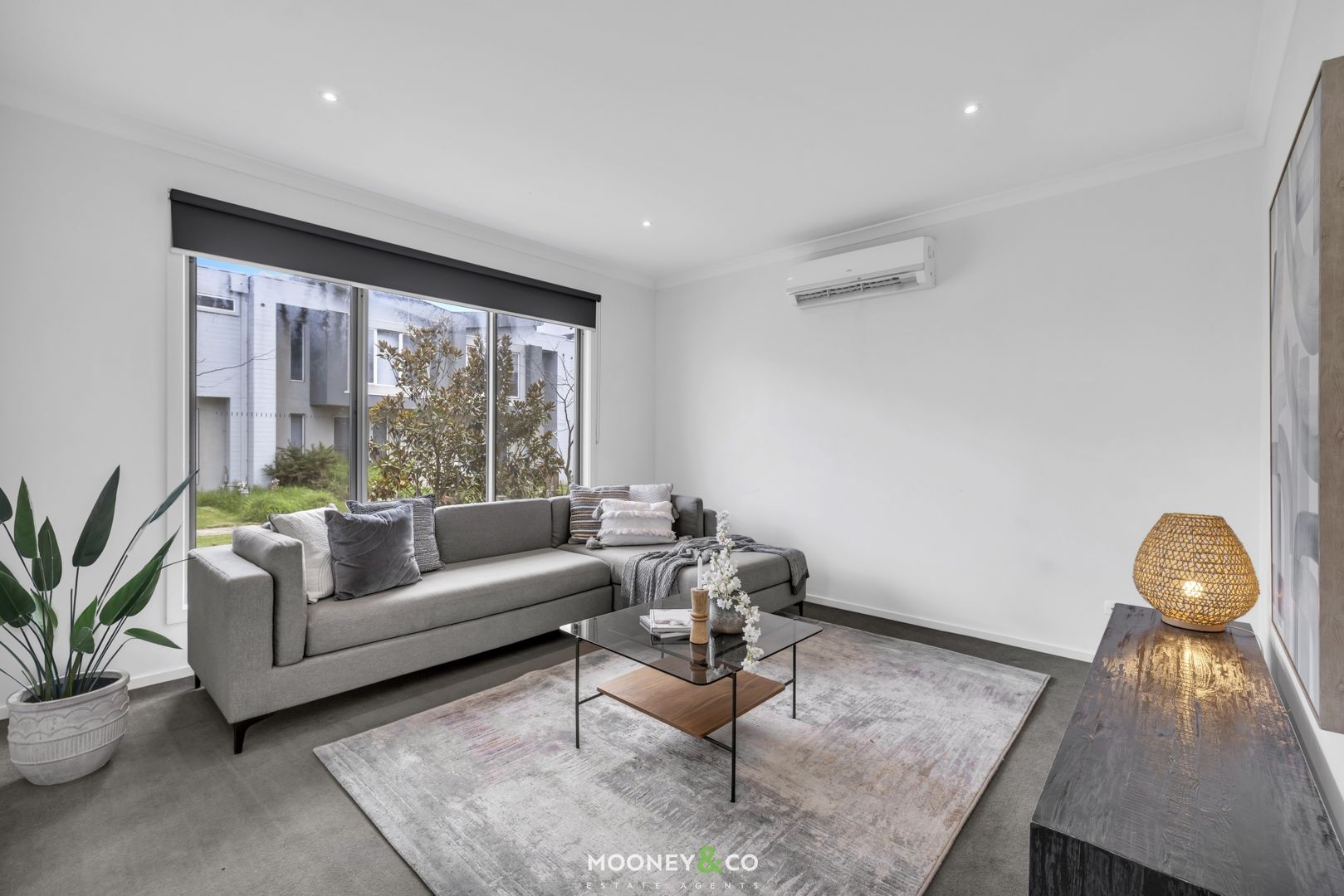 2 Aviara Walk, Cranbourne VIC 3977, Image 1