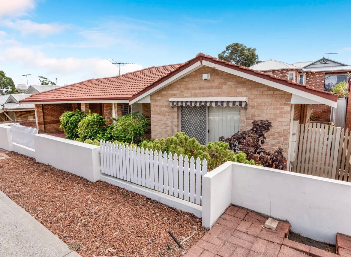 3 bedrooms House in 21 Hampden Street RIVERVALE WA, 6103