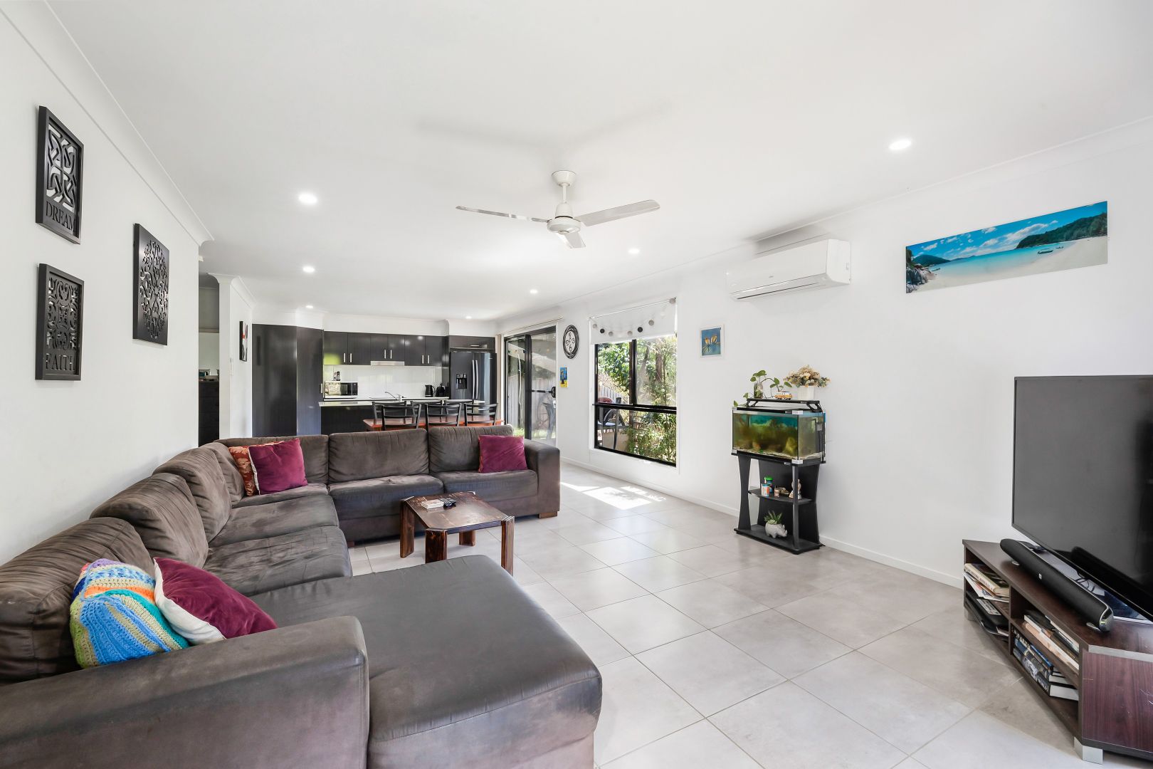 2/4 Lemon Myrtle Circuit, Woombye QLD 4559, Image 2