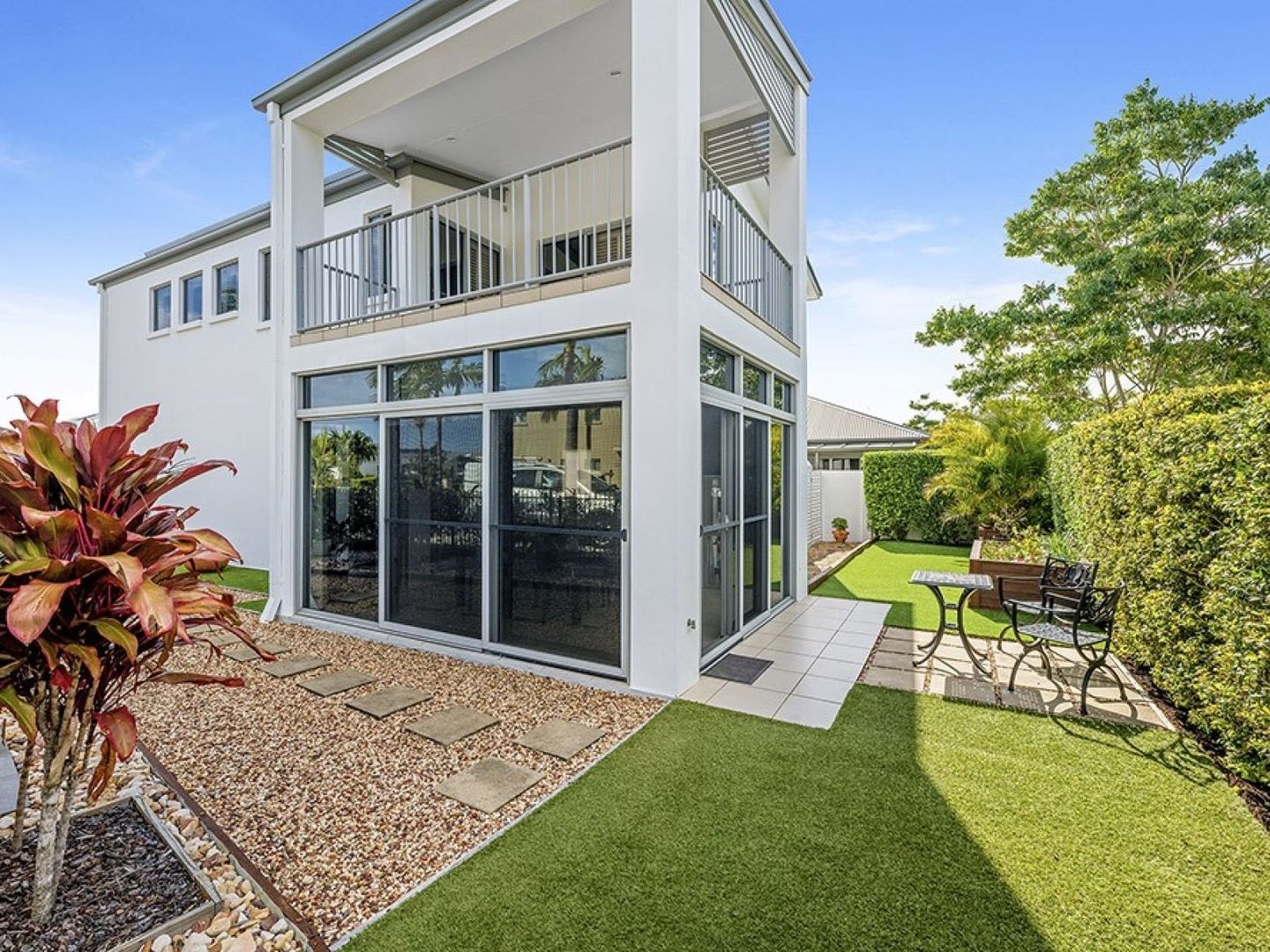 1 Halcyon Way Hope Island Qld 4212 Domain