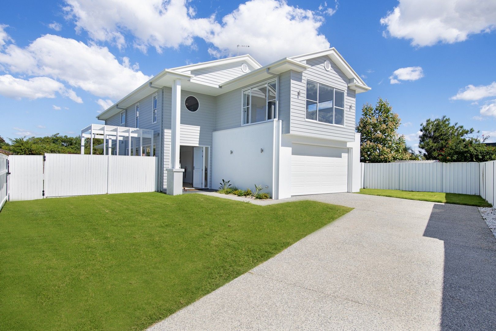 10 Ballandra Court, Mermaid Waters QLD 4218, Image 0