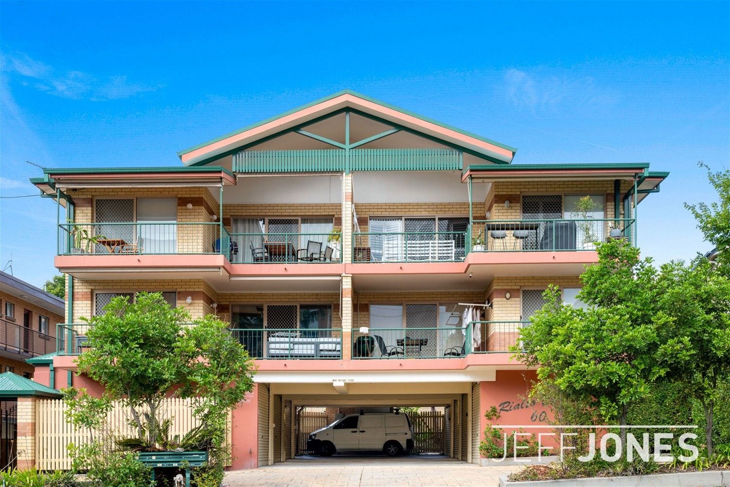 2/60 Rialto Street, Coorparoo QLD 4151