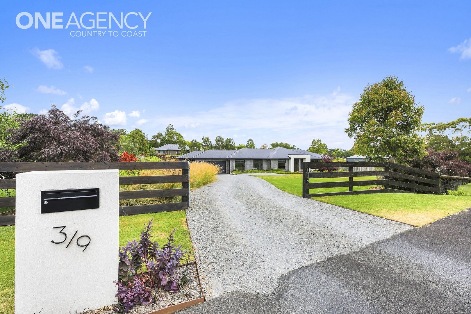 4 bedrooms House in 3/9 Dyall Road DROUIN VIC, 3818