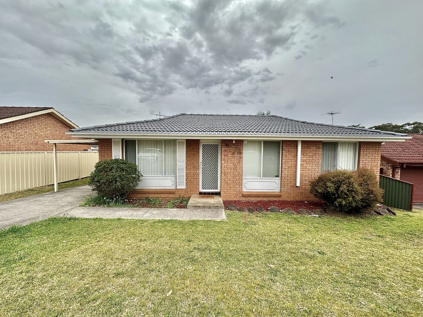 39 Woodland Road, St Helens Park NSW 2560