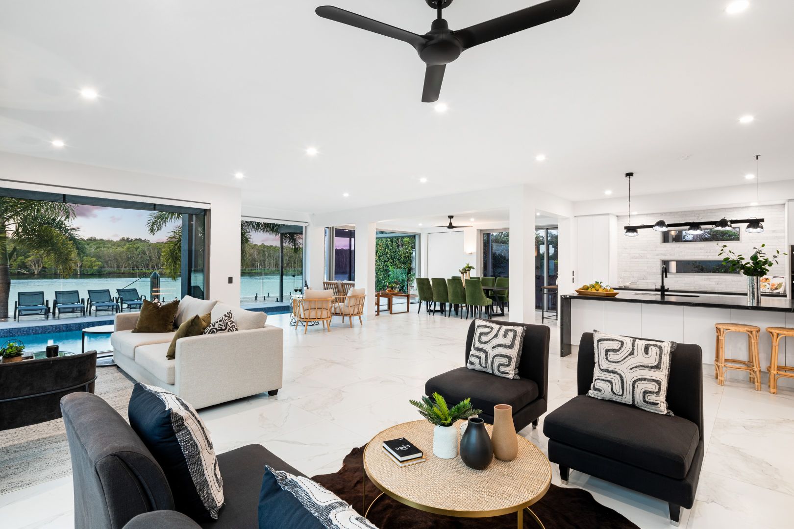 8087 Riverside Drive, Sanctuary Cove QLD 4212, Image 2