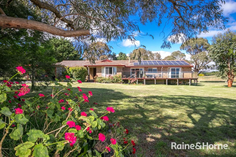 220 Panorama Drive, Gisborne VIC 3437, Image 2