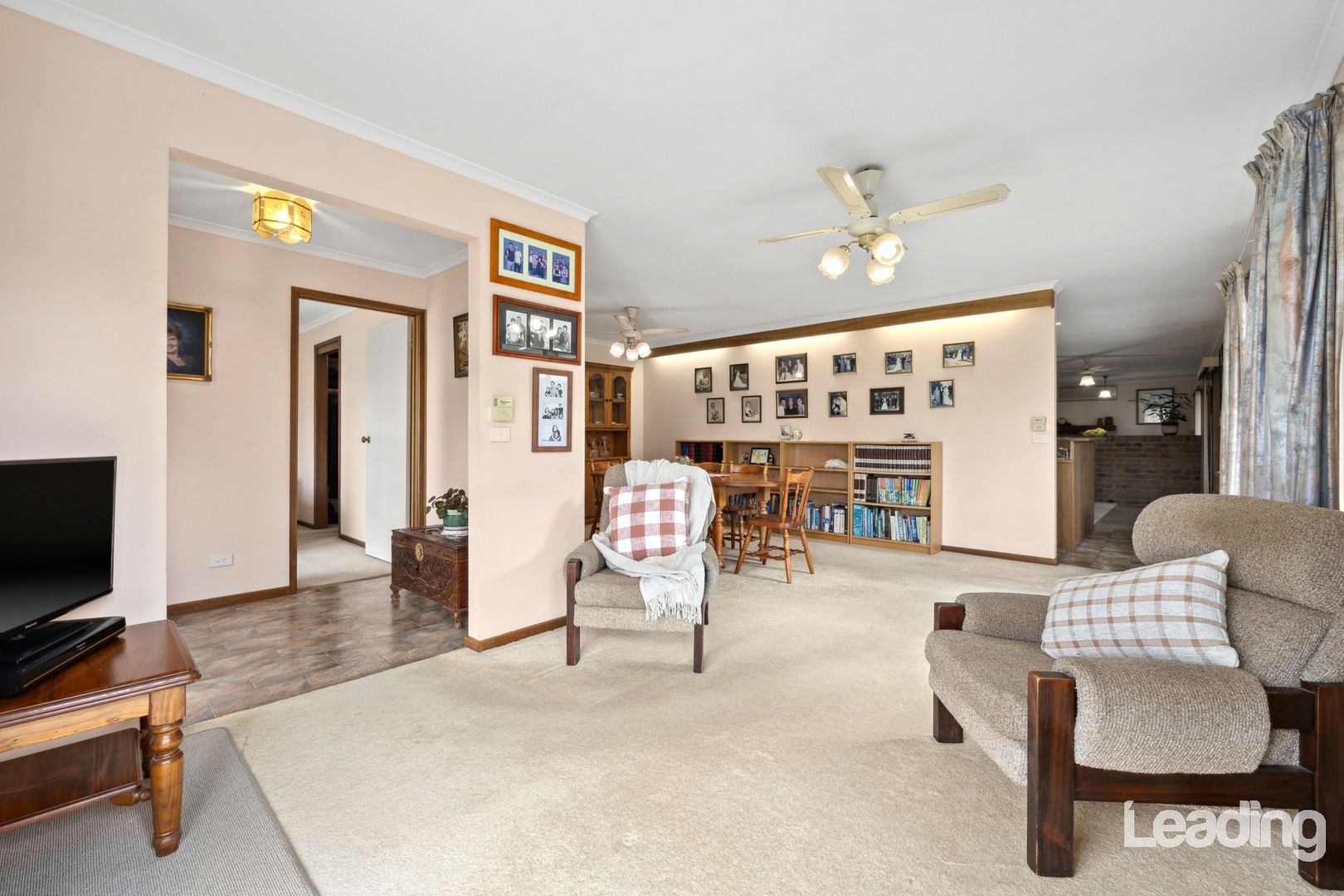 34 Lister Crescent, Sunbury VIC 3429, Image 2