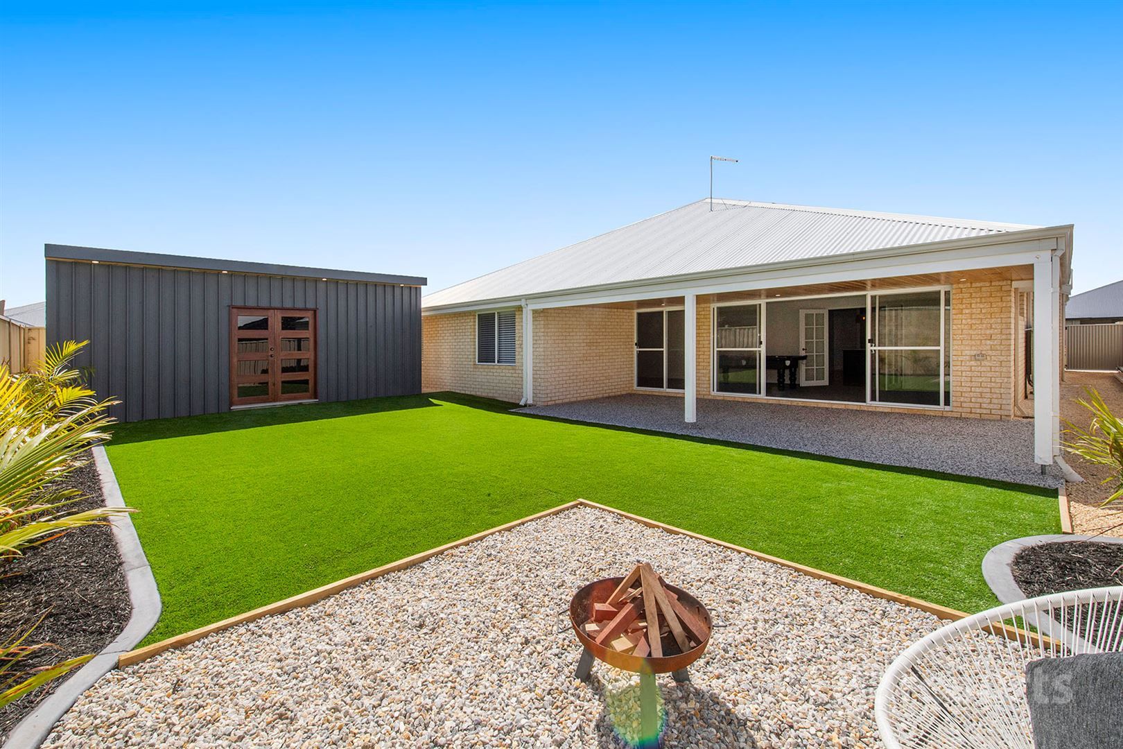 4 bedrooms House in 16 Britawast Road MADORA BAY WA, 6210