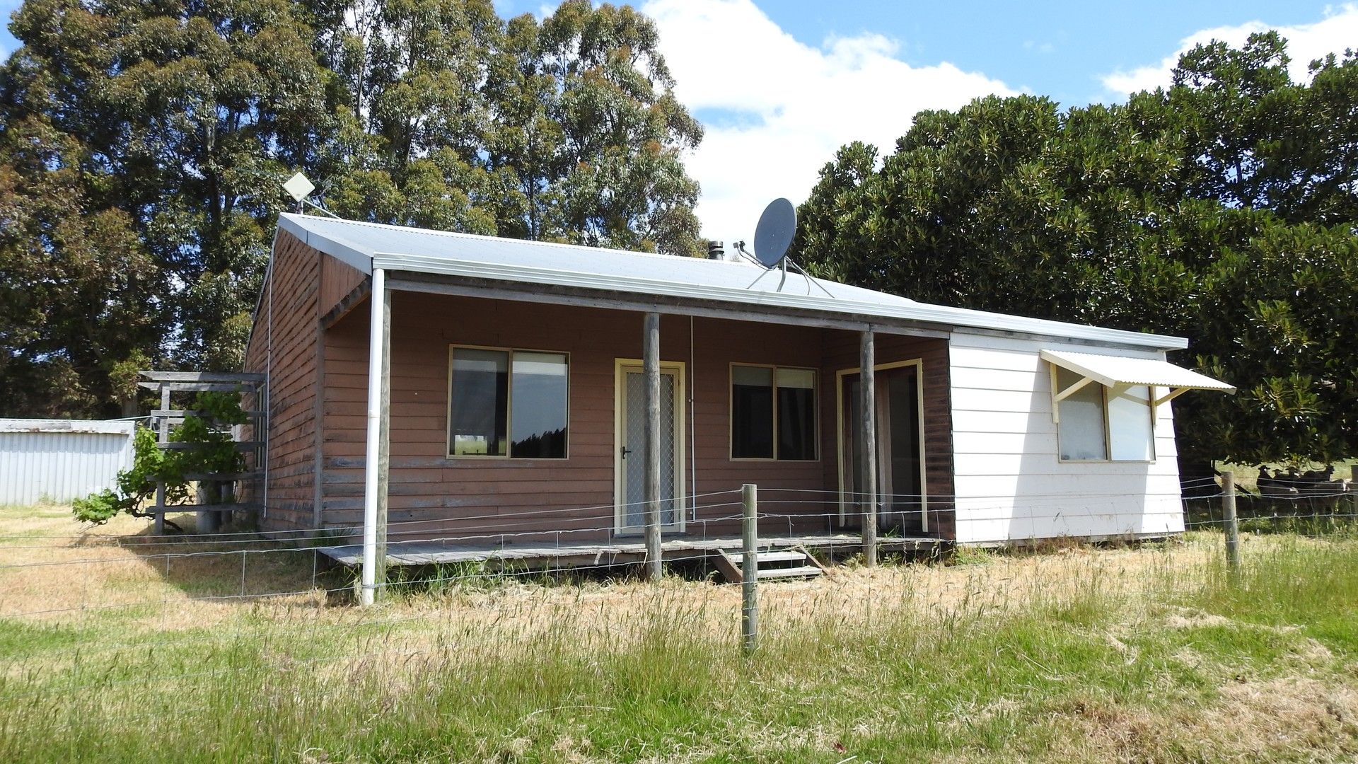 2 bedrooms House in 114 Nuttman Road CHAPMAN HILL WA, 6280