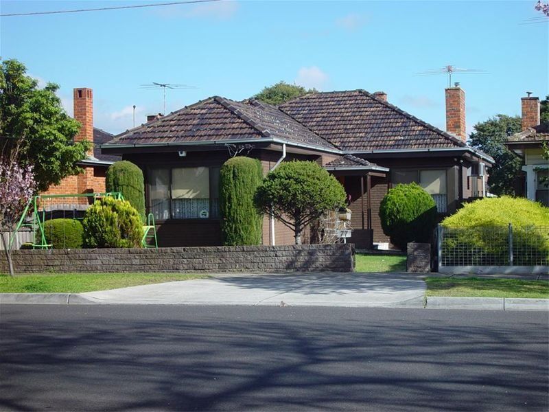 77 Cornwall Road, Sunshine VIC 3020