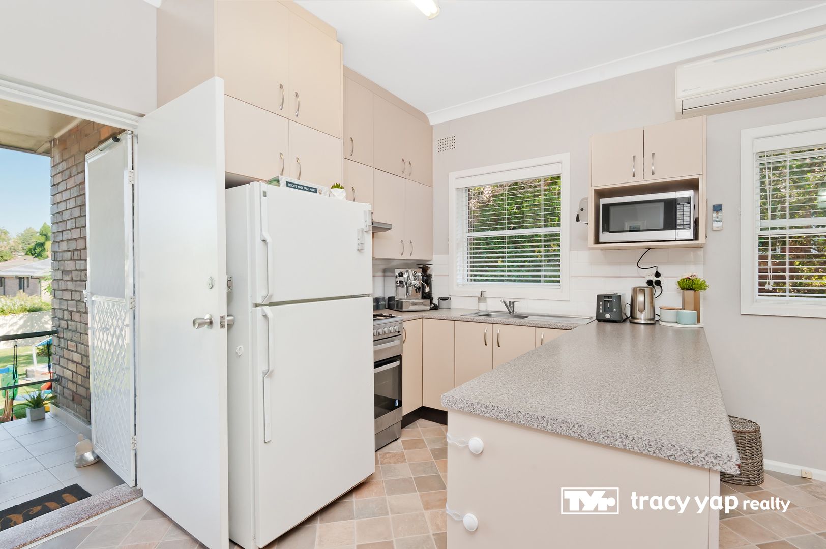 25 Kingsford Avenue, Eastwood NSW 2122, Image 2