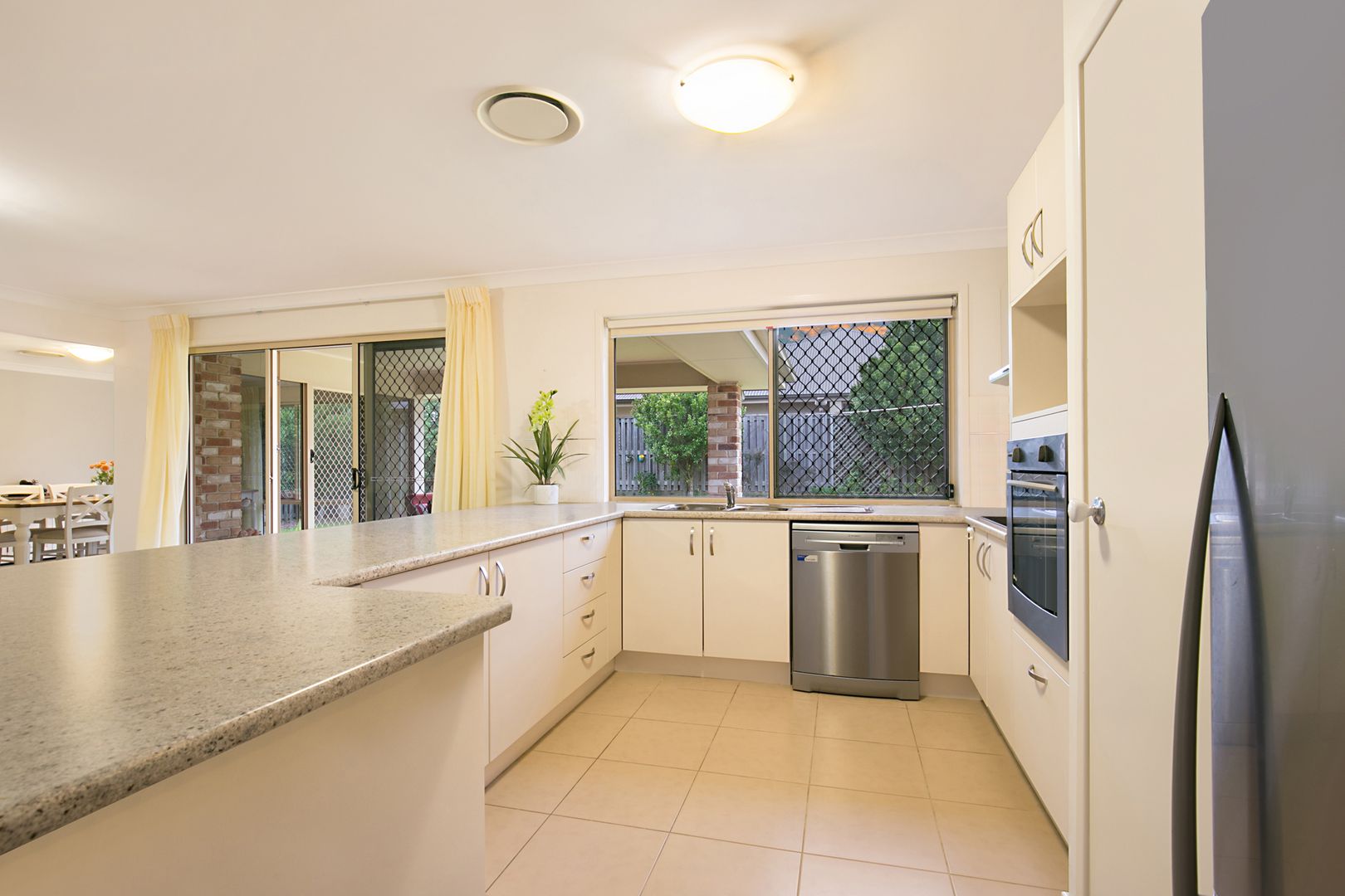 6 Dennis Vale Drive, Daisy Hill QLD 4127, Image 1