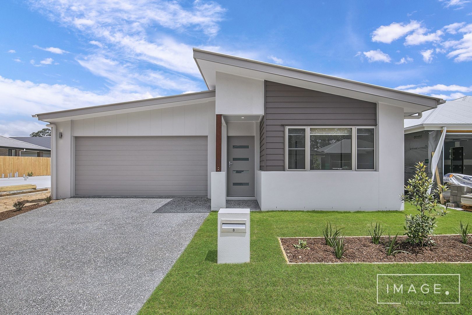 4 bedrooms House in 8 Salsa Street RIPLEY QLD, 4306