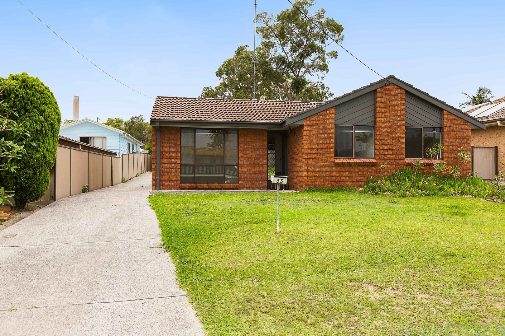 33 Campbell Parade, Mannering Park NSW 2259, Image 0