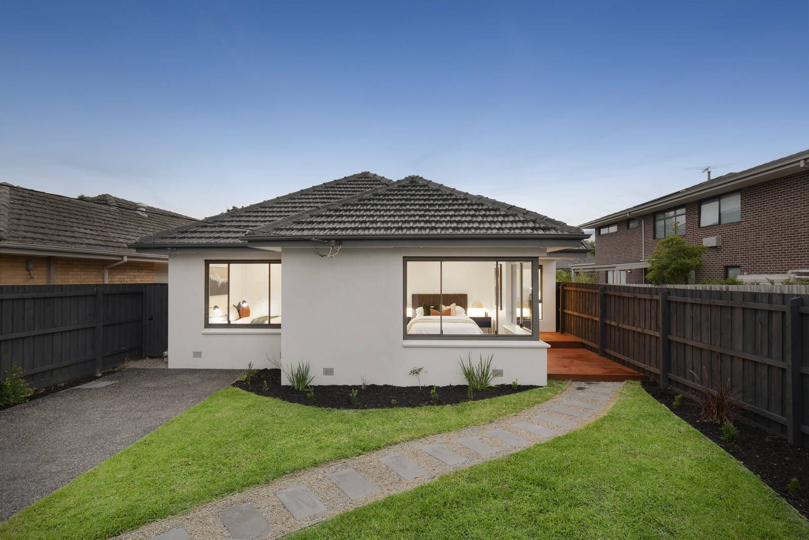 3 bedrooms House in 19 Warland Road HAMPTON EAST VIC, 3188
