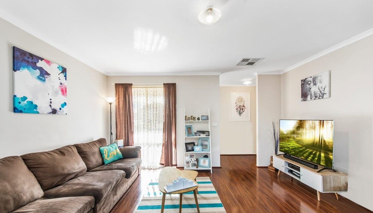 21 Lagarna Drive, Kurunjang VIC 3337, Image 2