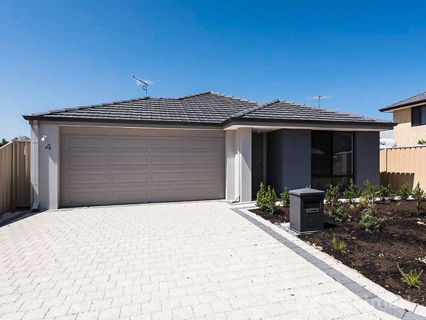 4 bedrooms House in 4 Kardan Loop FALCON WA, 6210