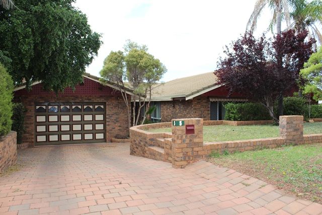 5 bedrooms House in 5 Jones Drive COBAR NSW, 2835